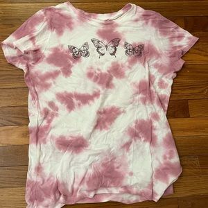 pink and white butterfly tee shirt size xl but fits like a m